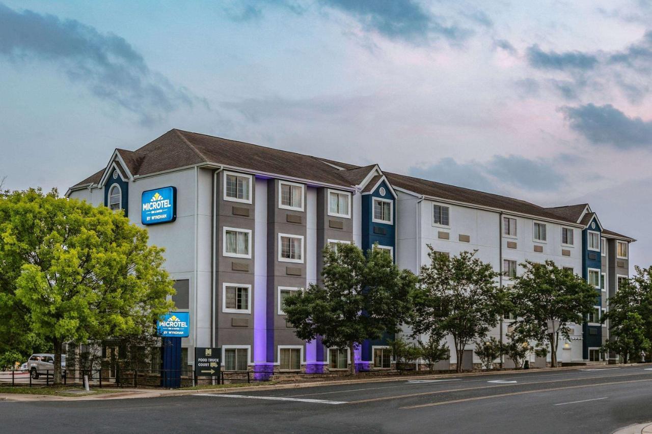 Microtel Inn & Suites By Wyndham Austin Airport Extérieur photo