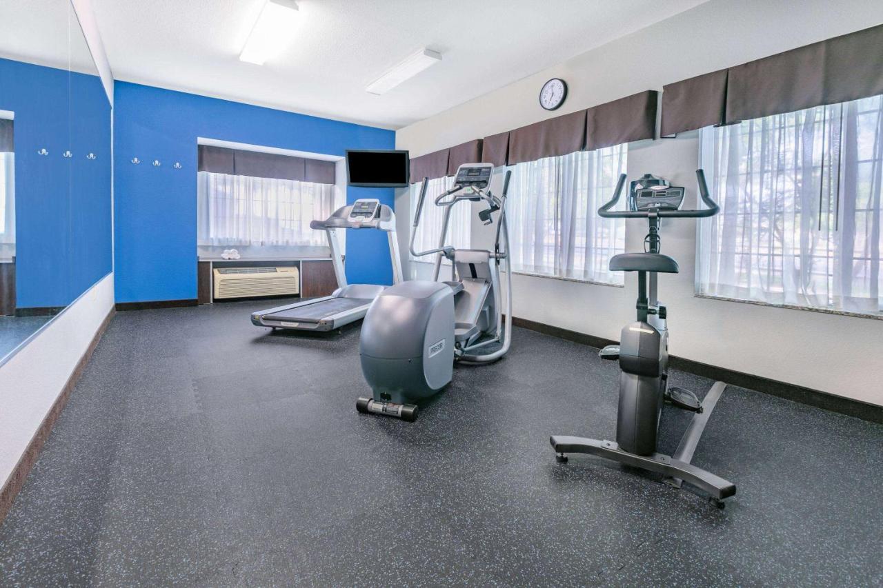 Microtel Inn & Suites By Wyndham Austin Airport Extérieur photo